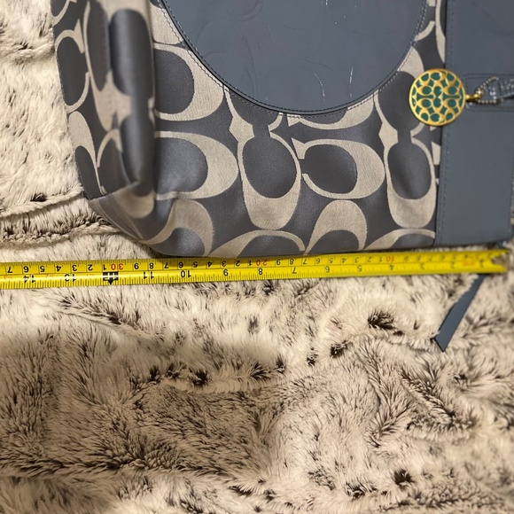 Authentic Coach Laura Baby Blue Large Tote No. F18335 Signature CC’s Monogram - Picture 8 of 14